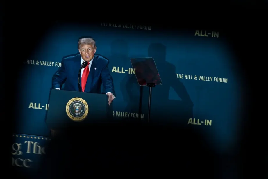 2025120118174983492176