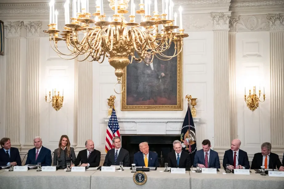 2025120118175156312358